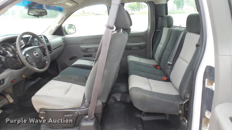 image for item DA7831 2008 GMC Sierra 2500HD Ext. Cab pickup truck