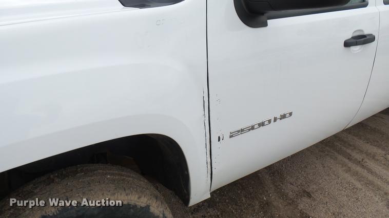 image for item DA7831 2008 GMC Sierra 2500HD Ext. Cab pickup truck