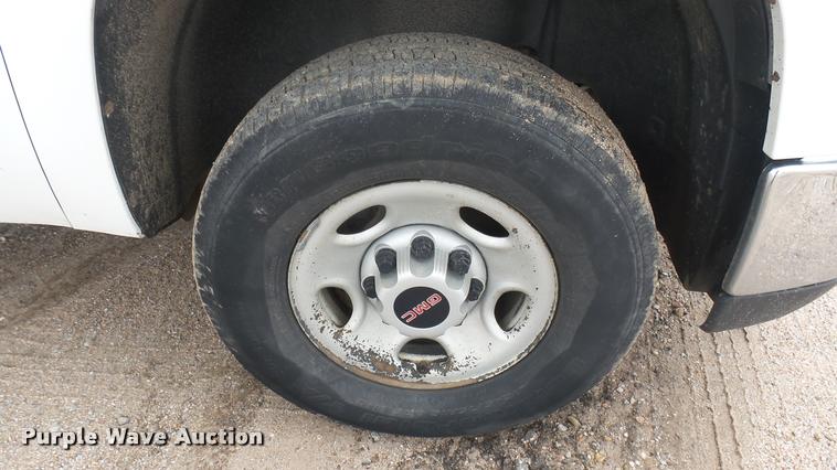 image for item DA7831 2008 GMC Sierra 2500HD Ext. Cab pickup truck