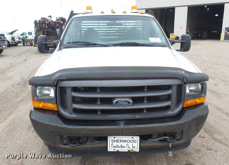 image for item DA7833 2001 Ford F350 Super Duty flatbed pickup truck