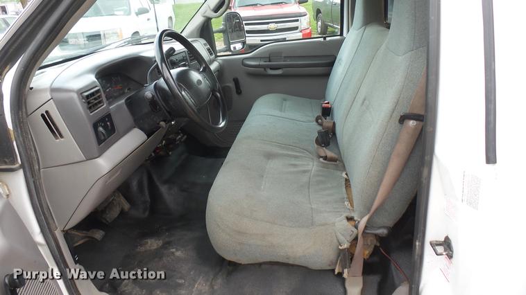 image for item DA7833 2001 Ford F350 Super Duty flatbed pickup truck