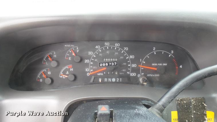 image for item DA7833 2001 Ford F350 Super Duty flatbed pickup truck