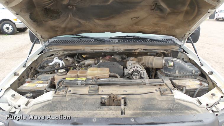 image for item DA7833 2001 Ford F350 Super Duty flatbed pickup truck