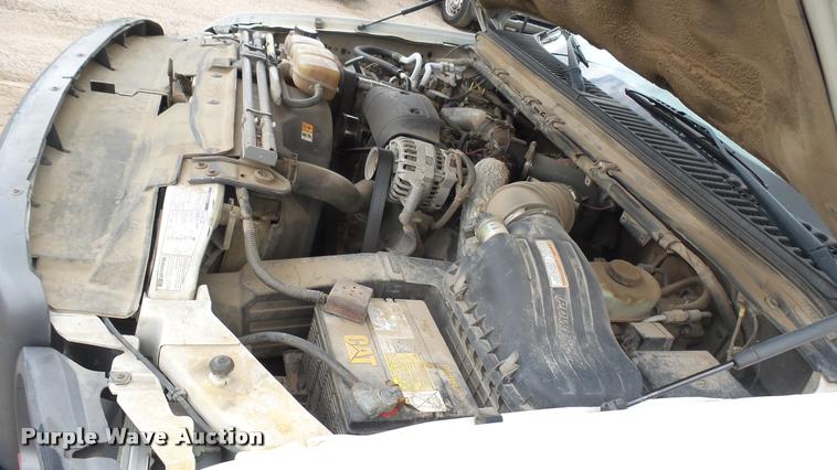 image for item DA7833 2001 Ford F350 Super Duty flatbed pickup truck