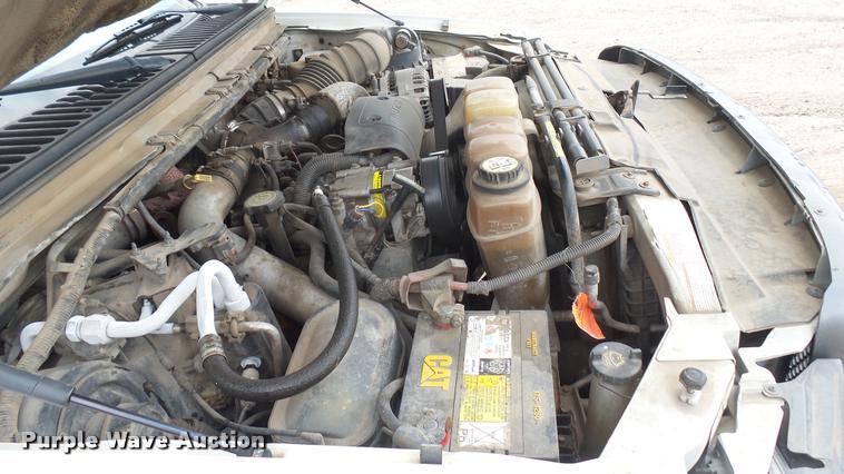 image for item DA7833 2001 Ford F350 Super Duty flatbed pickup truck