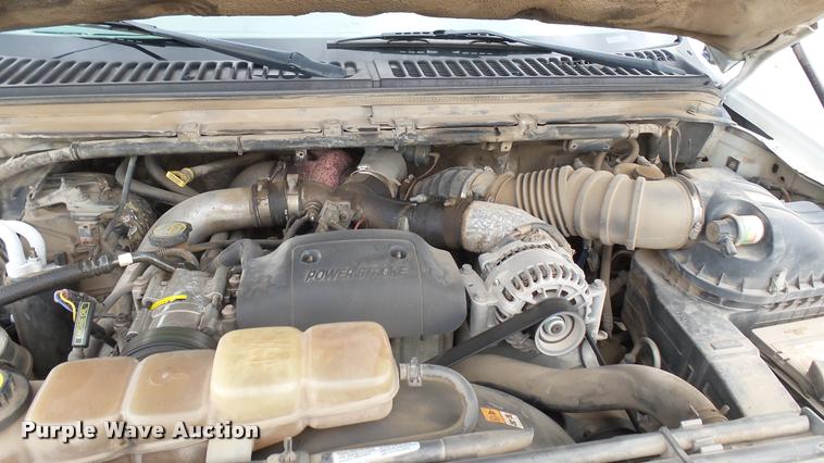 image for item DA7833 2001 Ford F350 Super Duty flatbed pickup truck