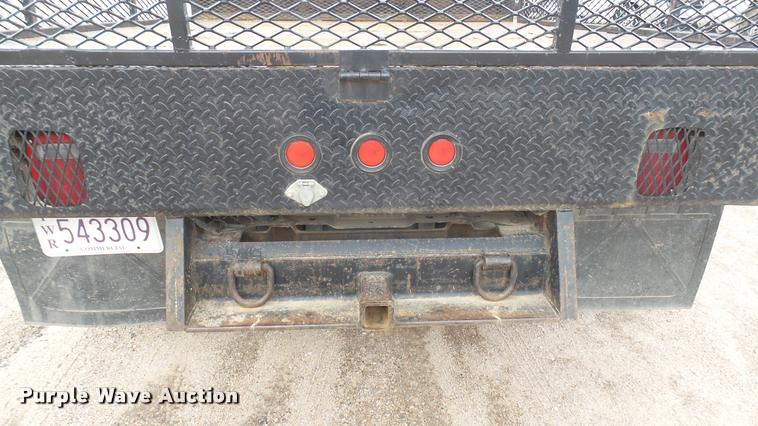 image for item DA7833 2001 Ford F350 Super Duty flatbed pickup truck