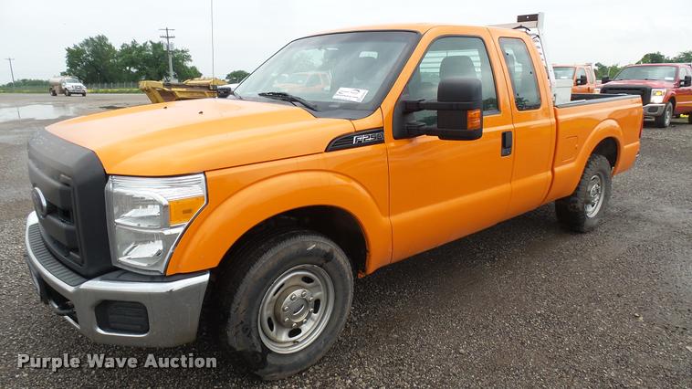 image for item DA7835 2012 Ford F250 Super Duty SuperCab pickup truck