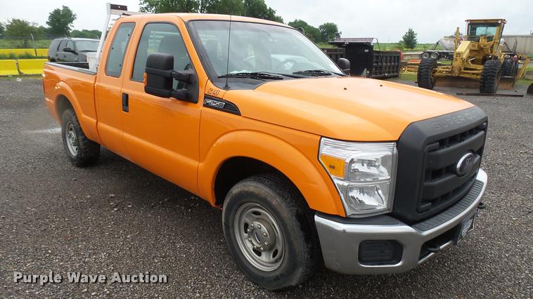 image for item DA7835 2012 Ford F250 Super Duty SuperCab pickup truck