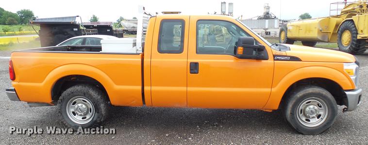 image for item DA7835 2012 Ford F250 Super Duty SuperCab pickup truck
