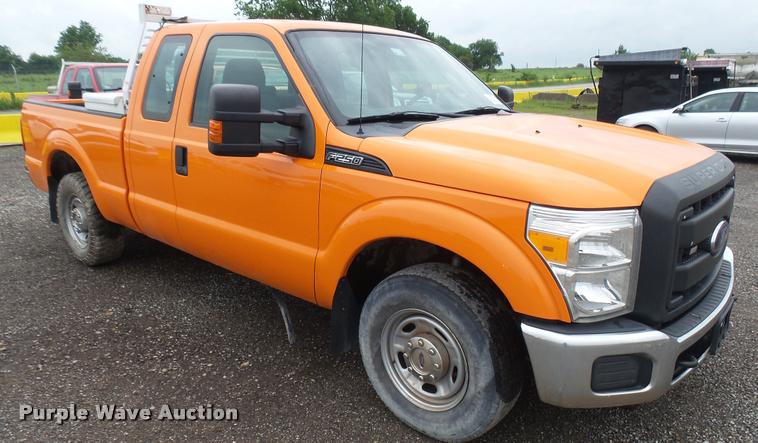 image for item DA7837 2013 Ford F250 Super Duty SuperCab pickup truck