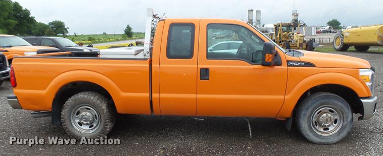 image for item DA7837 2013 Ford F250 Super Duty SuperCab pickup truck