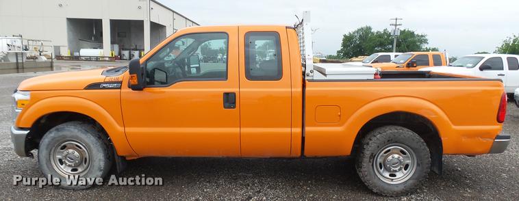 image for item DA7837 2013 Ford F250 Super Duty SuperCab pickup truck