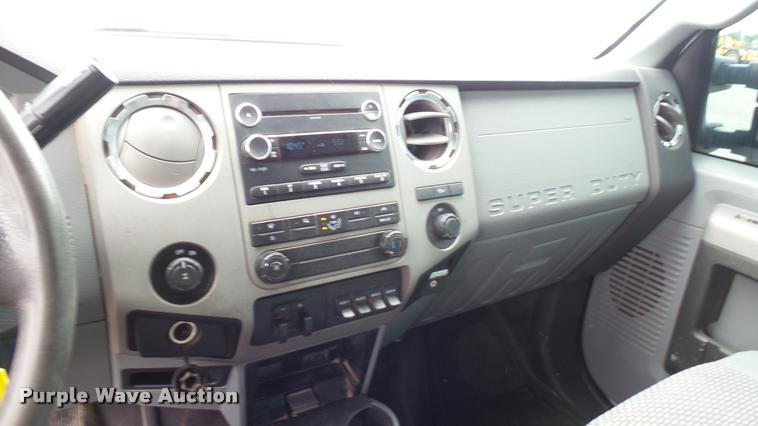 image for item DA7841 2014 Ford F250 Super Duty Crew Cab pickup truck