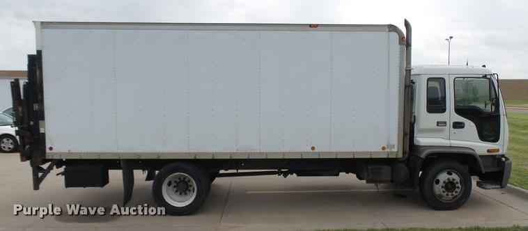 image for item DA7862 1999 GMC T6500 box truck
