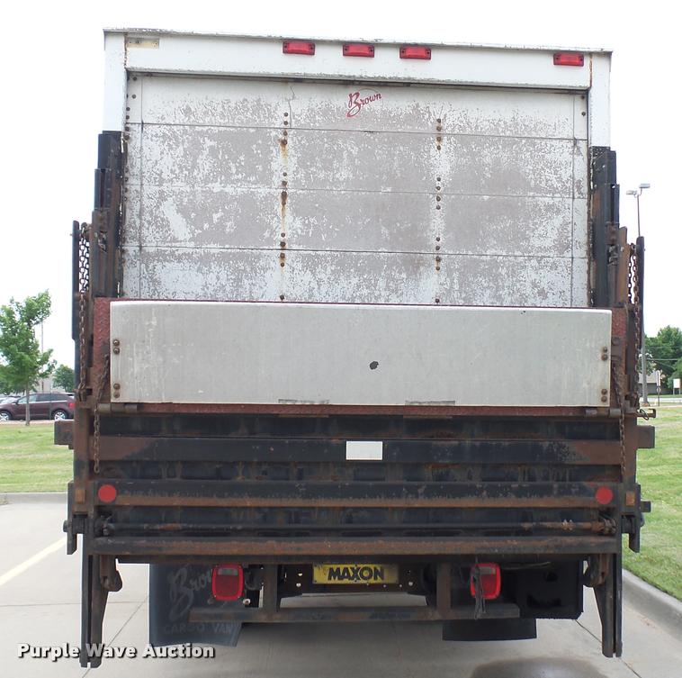 image for item DA7862 1999 GMC T6500 box truck