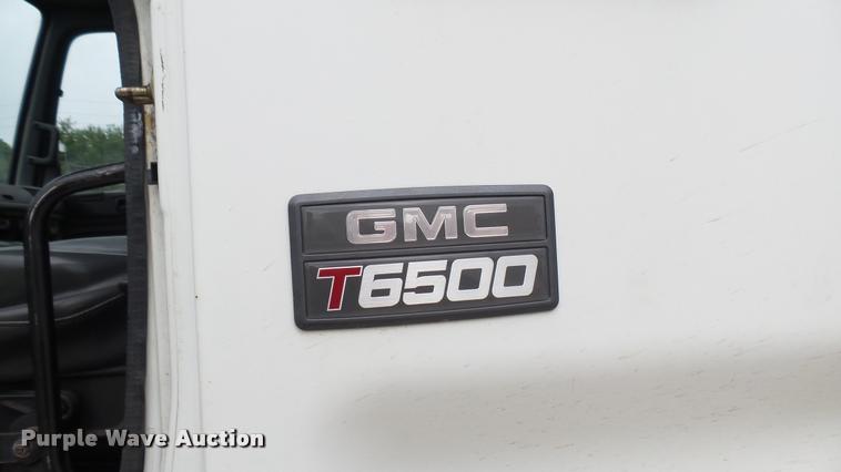 image for item DA7862 1999 GMC T6500 box truck