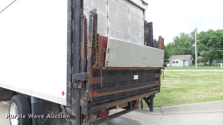 image for item DA7862 1999 GMC T6500 box truck