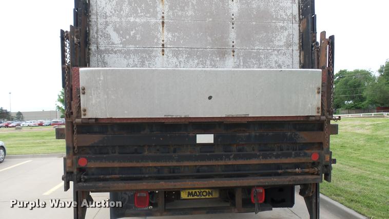 image for item DA7862 1999 GMC T6500 box truck