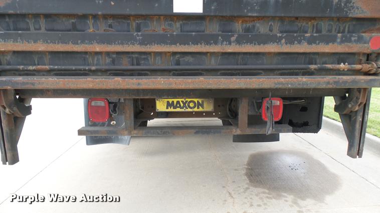 image for item DA7862 1999 GMC T6500 box truck