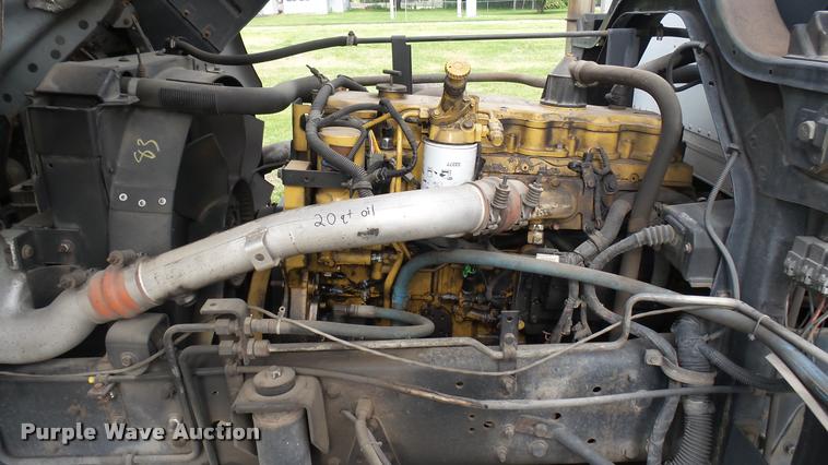 image for item DA7862 1999 GMC T6500 box truck