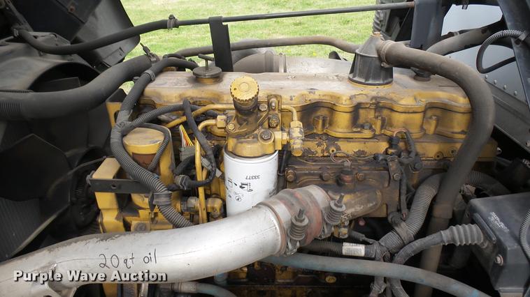 image for item DA7862 1999 GMC T6500 box truck