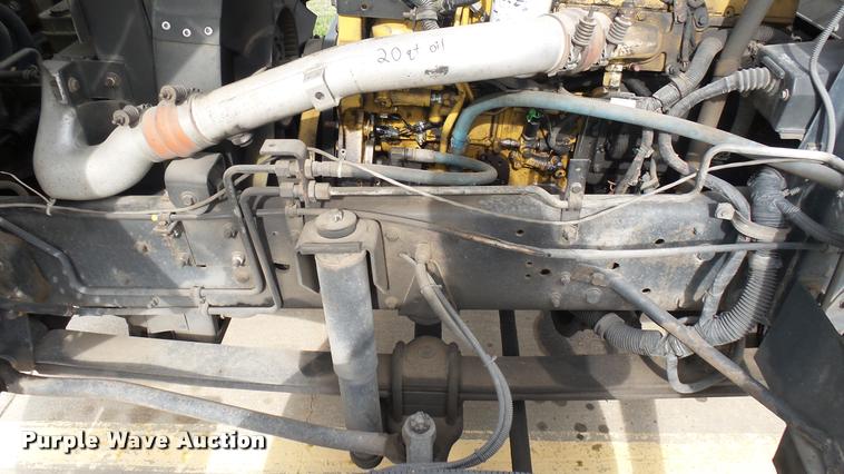 image for item DA7862 1999 GMC T6500 box truck