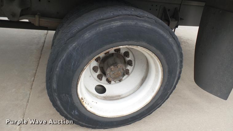 image for item DA7862 1999 GMC T6500 box truck