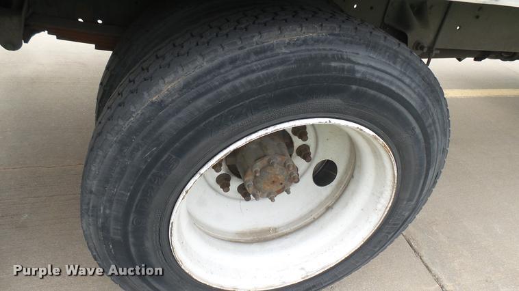 image for item DA7862 1999 GMC T6500 box truck
