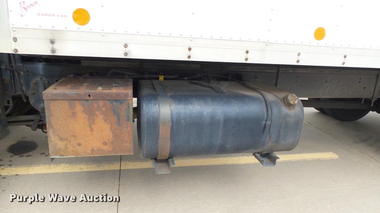 image for item DA7862 1999 GMC T6500 box truck