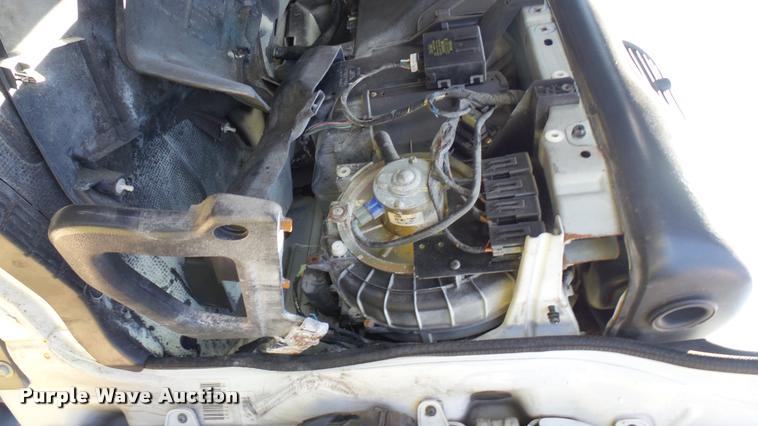 image for item DA7862 1999 GMC T6500 box truck