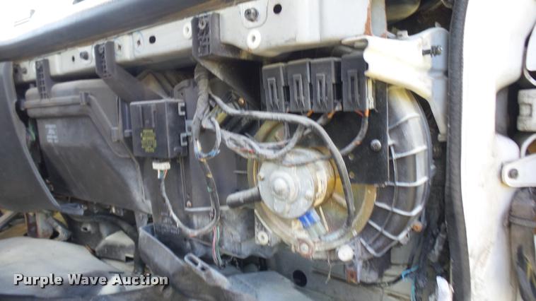 image for item DA7862 1999 GMC T6500 box truck