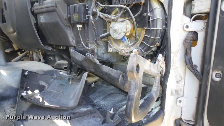 image for item DA7862 1999 GMC T6500 box truck