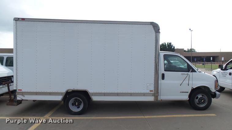 image for item DA7865 1999 Chevrolet Express 3500 Cargo box truck
