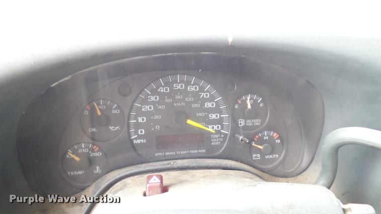 image for item DA7865 1999 Chevrolet Express 3500 Cargo box truck