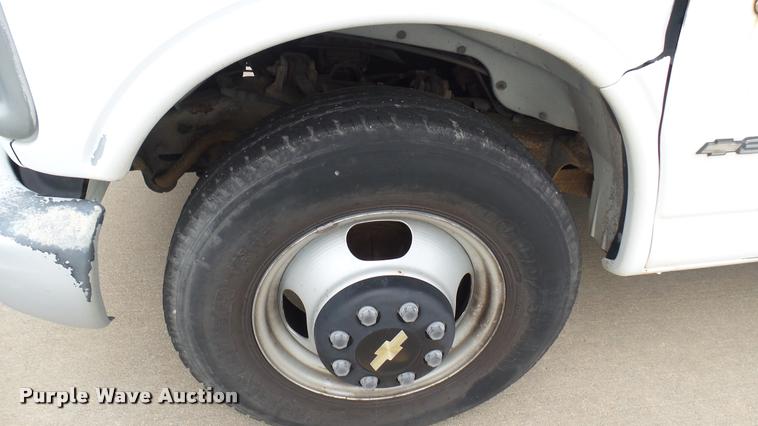 image for item DA7865 1999 Chevrolet Express 3500 Cargo box truck