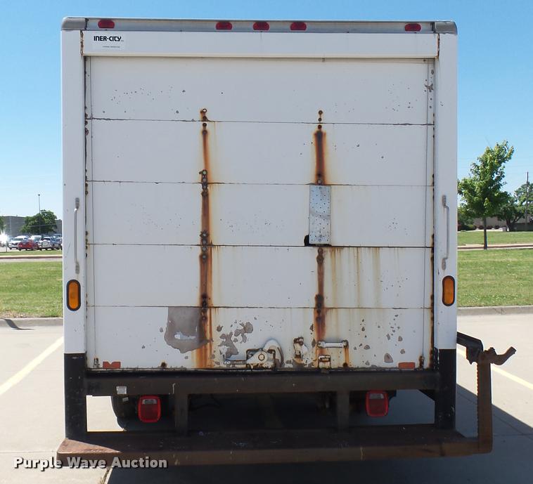 image for item DA7868 2001 Chevrolet Express G3500 box truck