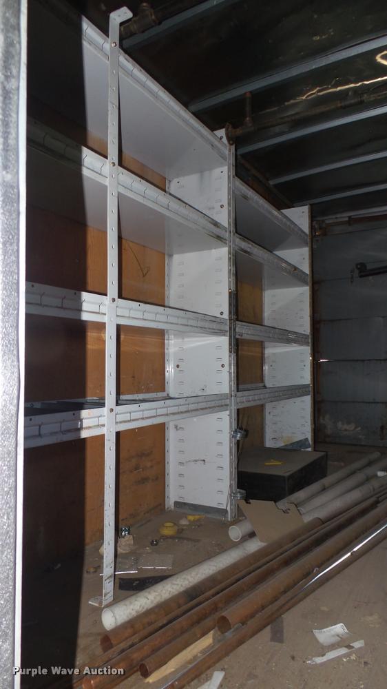 image for item DA7868 2001 Chevrolet Express G3500 box truck