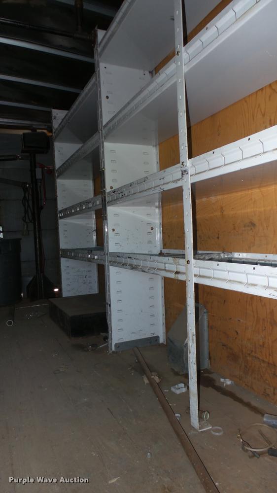 image for item DA7868 2001 Chevrolet Express G3500 box truck