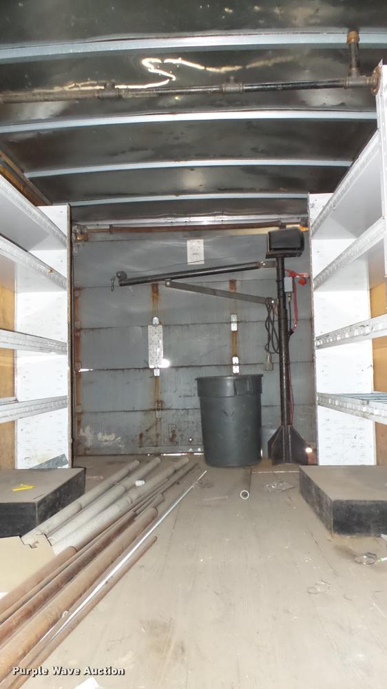 image for item DA7868 2001 Chevrolet Express G3500 box truck