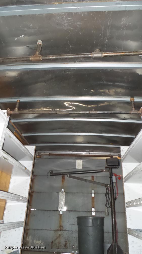 image for item DA7868 2001 Chevrolet Express G3500 box truck