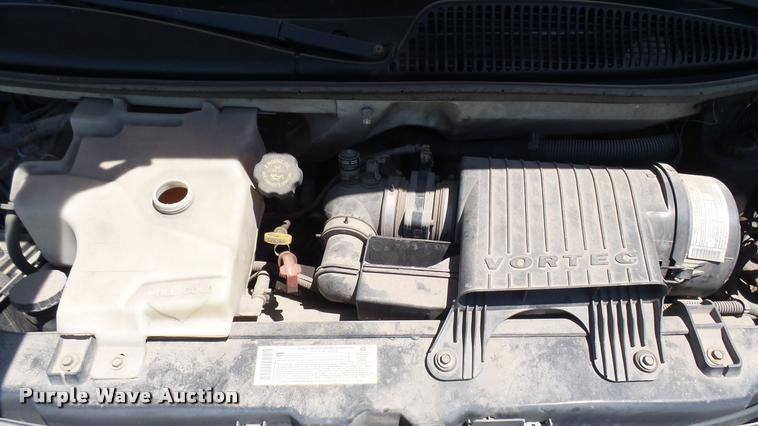 image for item DA7868 2001 Chevrolet Express G3500 box truck