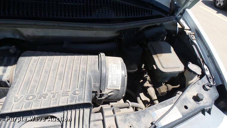 image for item DA7868 2001 Chevrolet Express G3500 box truck