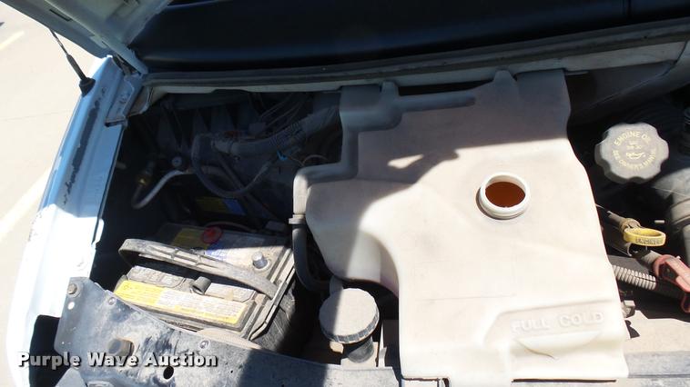 image for item DA7868 2001 Chevrolet Express G3500 box truck