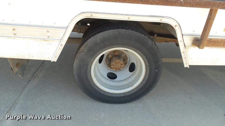 image for item DA7868 2001 Chevrolet Express G3500 box truck