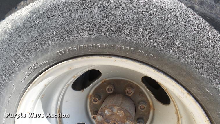 image for item DA7868 2001 Chevrolet Express G3500 box truck