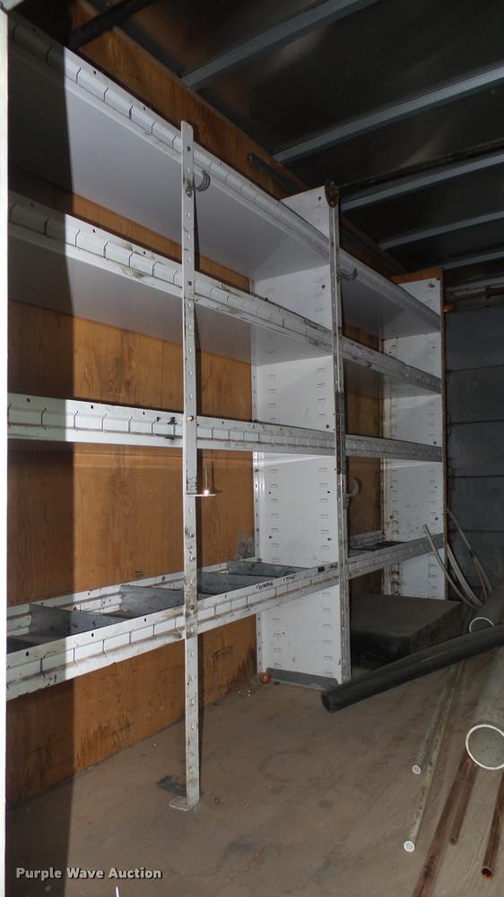 image for item DA7869 2001 Chevrolet Express G3500 box truck