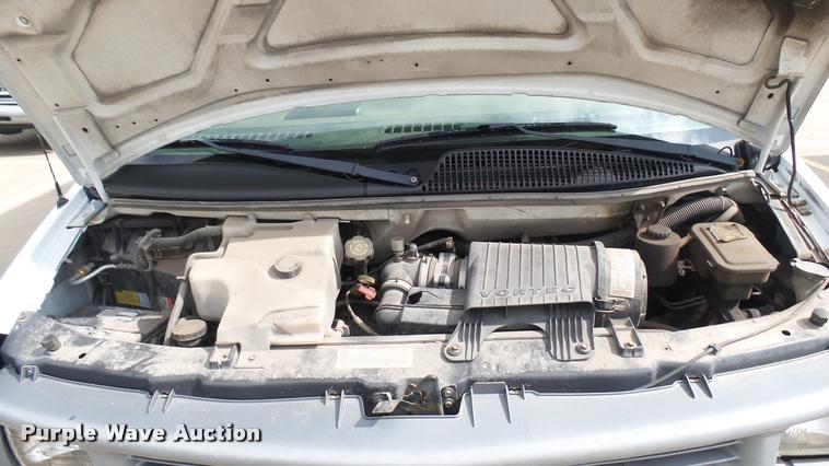 image for item DA7869 2001 Chevrolet Express G3500 box truck