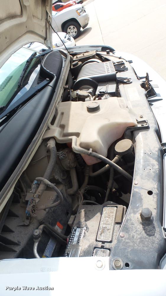 image for item DA7869 2001 Chevrolet Express G3500 box truck