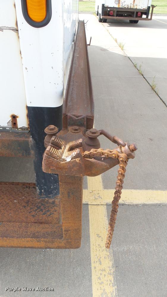 image for item DA7869 2001 Chevrolet Express G3500 box truck